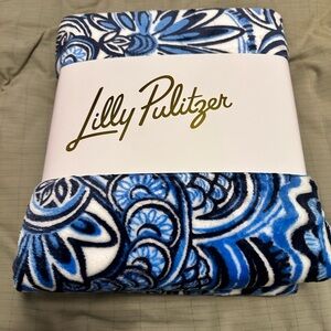 NWT Lilly Pulitzer Resort Fleece Throw Blanket